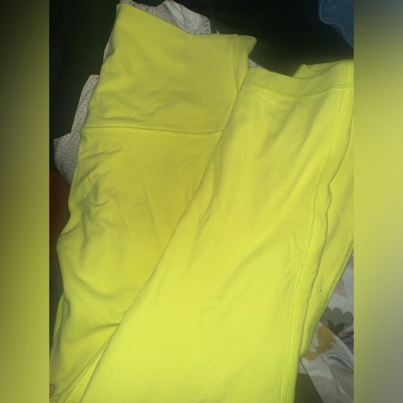 LIKE NEW Size 8 Lululemon Align High-Rise Crop 23"
Soleil - Picture 5 of 5